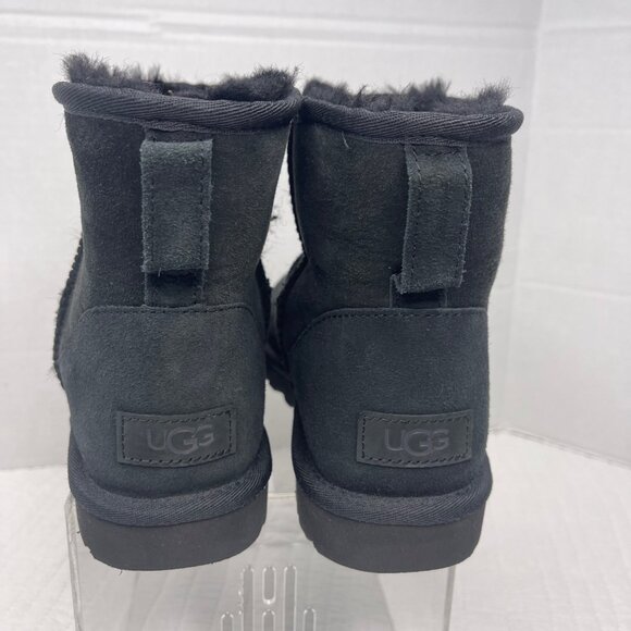 UGG Womens Classic Mini Genuine Black Shearling Suede Boots SZ 9 Winter - Picture 2 of 11